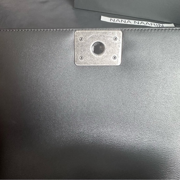 Chanel Boy Medium - Picture 2 of 15